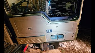 How to Remove Interior Rear Door Panel / Trunk Panel For Land Rover Discovery 2