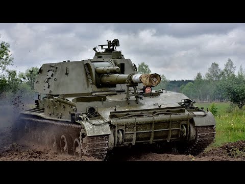 2S3 Akatsiya - Russian 152 mm Self-Propelled Howitzer