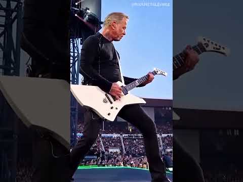 ✴️ James Hetfield’s Masterclass Performance of “Master of Puppets” 🎸🔥 | Effortlessly Cool!