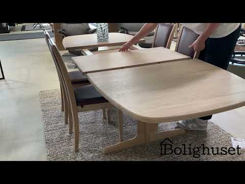 Skovby SM 74 spisebord inkl  2 tillægsplader