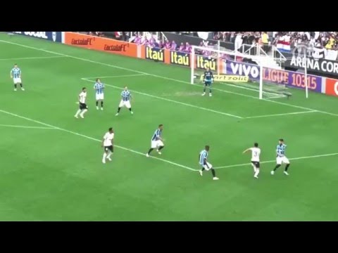 Fez fila! Marquinhos Gabriel deixa quatro marcadores para trás e quase faz um golaço