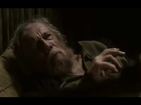 Vikingos [Vikings]-Rollo le perdona la vida a un anciano moribundo