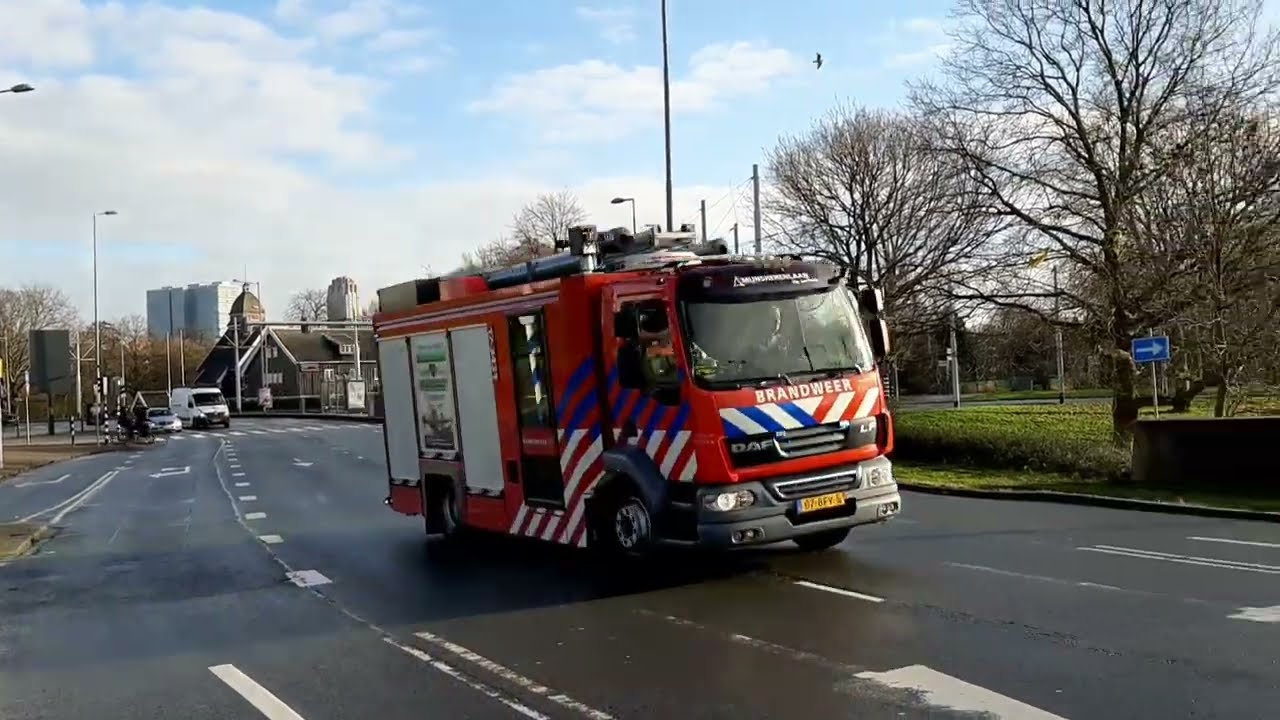 [BULLHORN] Brandweer en Ambulance met spoed naar Grote brand in Rotterdam!