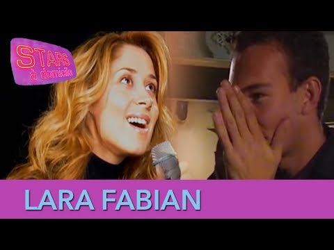 Lara Fabian au vernissage d'un fan photographe - Stars à domicile