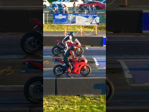 Thumbnail for Ducati Panigale V4 Vs Honda CBR Drag Race by video in, video, Car, vide, video i, Ducati