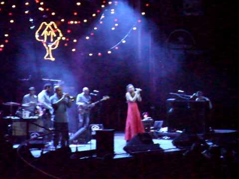 Marlango - Pequeño Vals (en directo Circo Price 2010)
