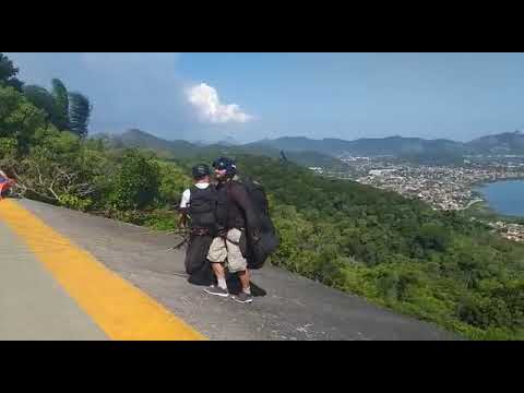 Decolagem com vento forte Rampa Sul do Parque da Cidade.