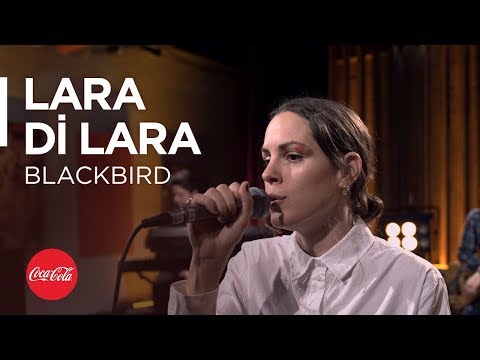 Lara Di Lara @akustikhane / Blackbird (Paul McCartney Cover) / #TadınıÇıkar Blackbird