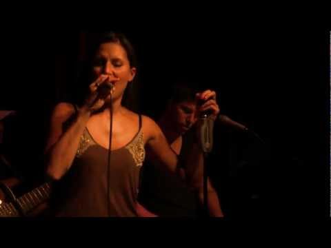 Andy Pilger's Girl Attack mit Benny & Joyce im Steinbruch