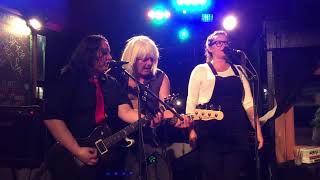 Lisa sings Jonas with Good Riddance