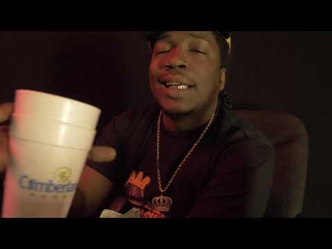 Keyy StaCkss Ft. Bagz -  Ain't Trappin ( Official Video SHOT BY STUDIO 2099 )