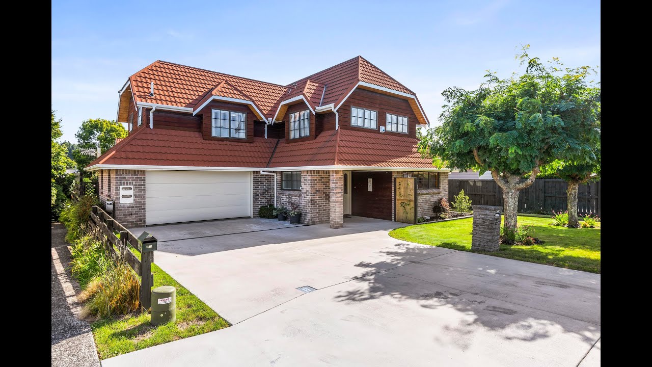 Stylish Entertainer In Popular Location