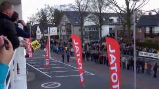 preview picture of video 'Officiële start 96ste Ronde van Vlaanderen in Varsenare.MP4'