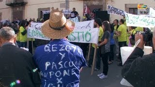 preview picture of video 'Concentración por la defensa de los ríos Corneja y Alberche 12-oct-13. Parte 1/6: intro y manifiesto'