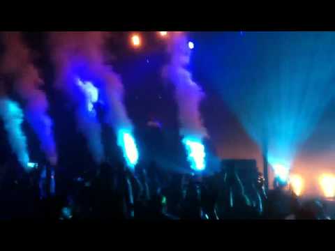 Armin van Buuren - In & Out of Love vs. John O'Callaghan Raw Deal Mashup (Live in DC)