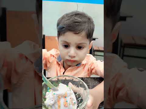 Keyaan ki icecream khana dekho 🥰🥰🥰🥰 #youtubeshorts #shortvideo