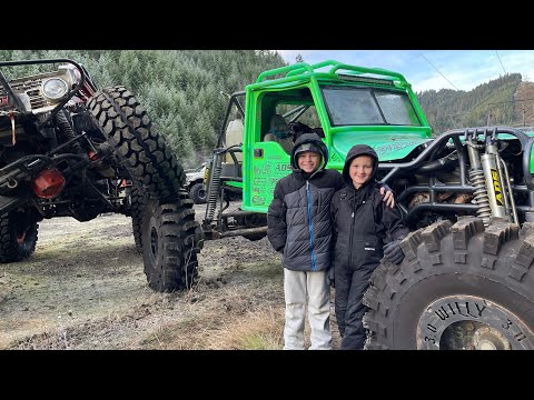 8 year old RIPS 1000+ HP buggy!