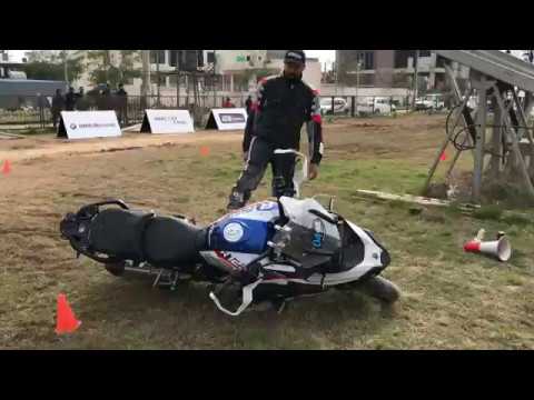 BMW GS 1250: Easiest ways to "LIFT" the heavy adventure motorcycles