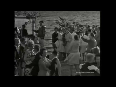 Lasse Dahlquist sjunger "Charlie Truck Polka" till Sven Tjuslings kapell.