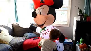 Minnie Mouse Airblown Inflatable Christmas - unboxing
