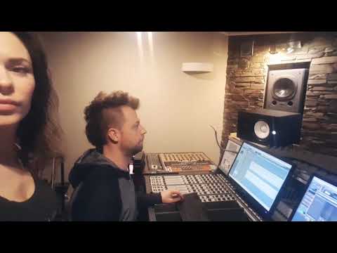 Katarzyna Pietras/Kamil Wyziński  "Człowiek Stąd" @funhousestudio.pl