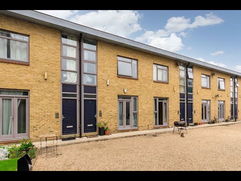 EAST LONDON | LIVE WORK | Bow | E14