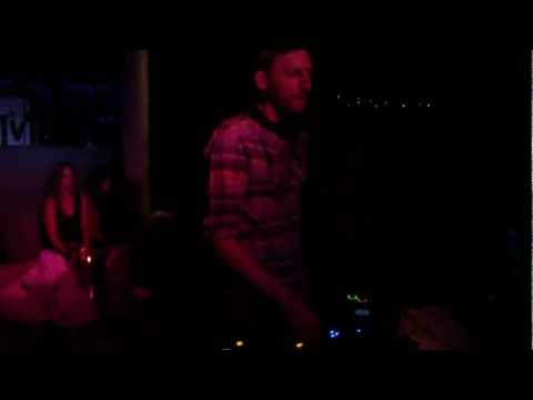 Larse. David August - Moving Day / Julio Bashmore - Battle For Middle You