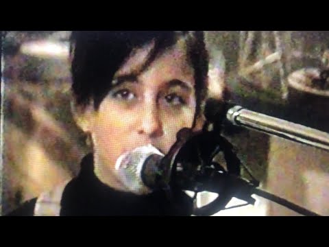 Baz Ahmadi - 9 year old Meghan Kabir sings first Afghani song