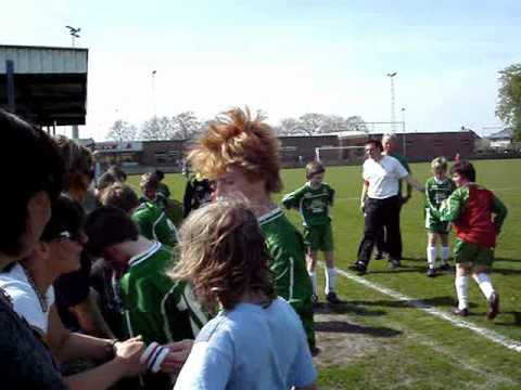 KFC Dessel Sport U13 2009-2010, winners-run.wmv