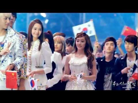 [HD Fancam] 120825 Korea-China Song Festival - SNSD Jessica Poking Yoona's Butt