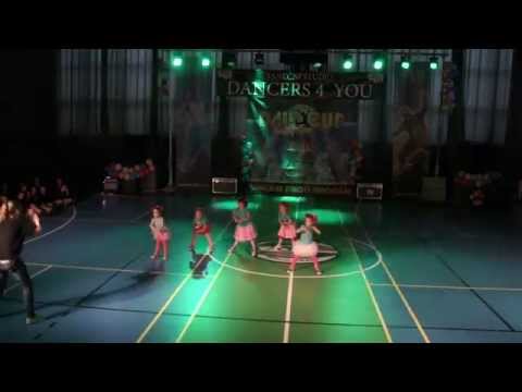 Závěrečná show tanečního studia DANCERS 4 YOU 2014, mini děti