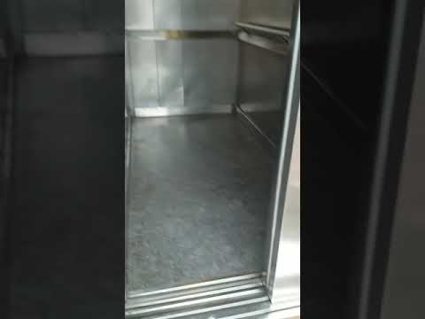 Lift tramtunnel (halte grote markt)