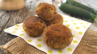 POLPETTE DI ZUCCHINE E PATATE CRUDE DAL CUORE FILANTE SENZA UOVA