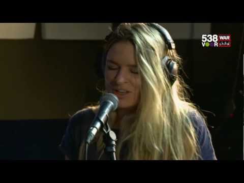 Remix voor War Child: Sandra van Nieuwland & Kensington - Keep your head up