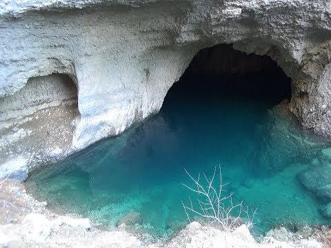 Les Sorgues (Vaucluse) : Le gouffre de Fontaine et ses mystères