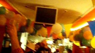 Pizza eten @ carnaval Groenlo 2009