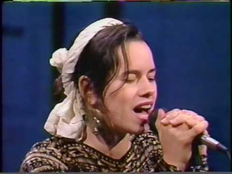 10,000 Maniacs Don't Talk live (Letterman) 1987