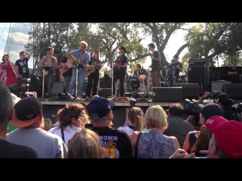 Willie Nelson and Neil Young, This Land is Your Land, Harvest the Hope Benefit, Neligh, NE