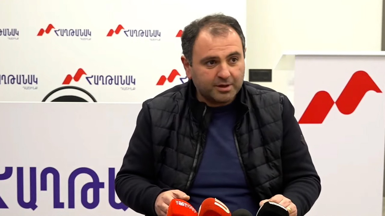 #Ուղիղ․ Ձերբակալություններ` Էջմիածնում. Սևակ Խաչատրյանի հրատապ ասուլիսը