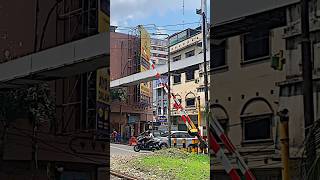 Download lagu Palang Pintu Kereta Api Pandu Menutup & Suara sirine bentrok #shorts mp3