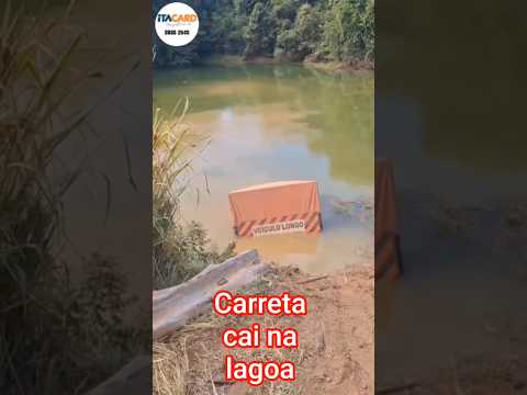 Carreta cai na lagoa após acidente entre Itaúba e Nova Santa Helena MT BR263