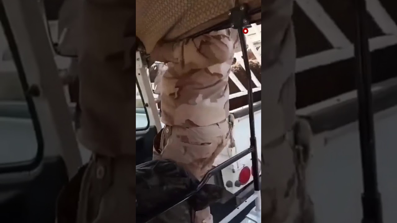 فيديو | متداول | جندي يستعين "بتك تك"لملاحقة سيارة حمل هربت من سيطرة في العراق