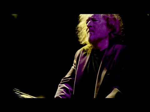 Blue Flower unfolding (Øystein Sevåg)