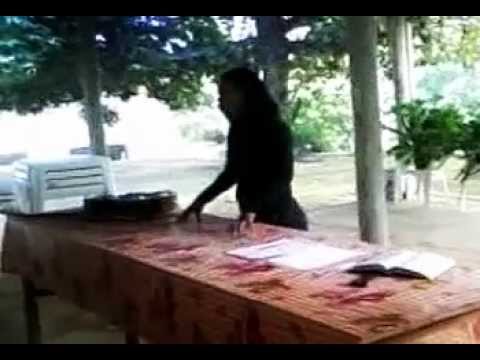 IRMÃ MARIA DE LOURDES MINISTRANDO PALESTRA SOBRE NAMORO NOIVADO E CASAMENTO