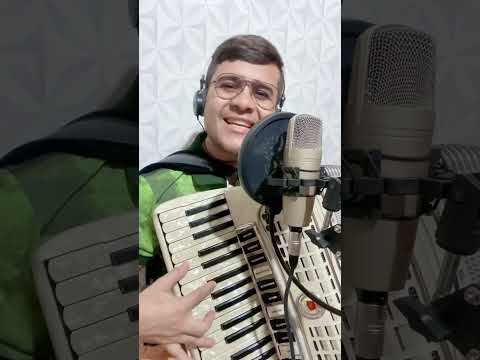 É MADRUGADA CANÇÃO DO (TRIO NORDESTINO) LEANDRO CAVALCANTE