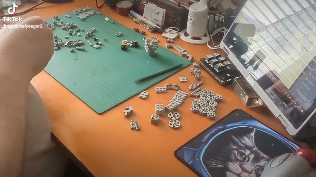 Johnny 5 MocPixel Assembly