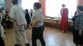 Ржакаались в школе я снимала а все дрались мечами надувными