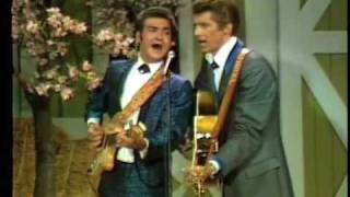 Del Reeves-Looking At The World Through A Windshield