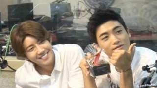 130829 박경림의 두시의 데이트에서 Hold Onto My Hand 따라부르는 형식이~