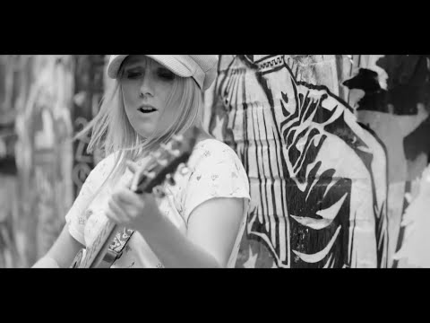 download lagu mp3 mp4 Laura Dennis Facebook, download lagu Laura Dennis Facebook gratis, unduh video klip Laura Dennis Facebook